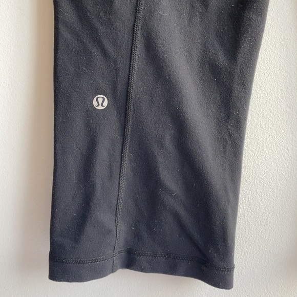 Reversable Lululemon Capris Size 4 - Picture 5 of 14
